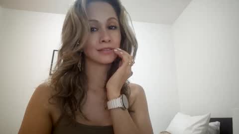 Snapshot of miasiren chatting on 09.10.25 miasiren online show from 09.10.25