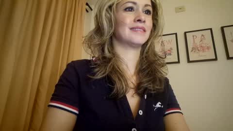 Snapshot of miasiren chatting on 09.16.25 miasiren online show from 09.16.25