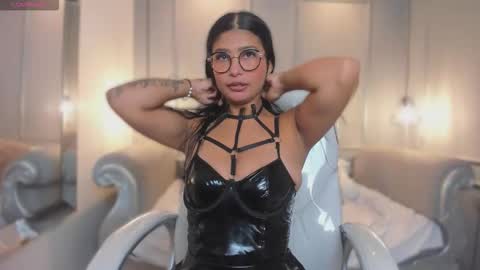 Mia  online show from 02.21.26