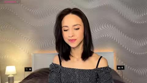 Mia online show from 03.06.26