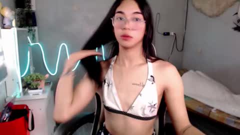 Mia online show from 02.22.26