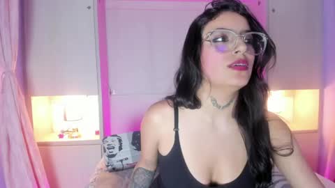 Snapshot of miaturnerr_ chatting on 04.18.26 miaturnerr_ online show from 04.18.26