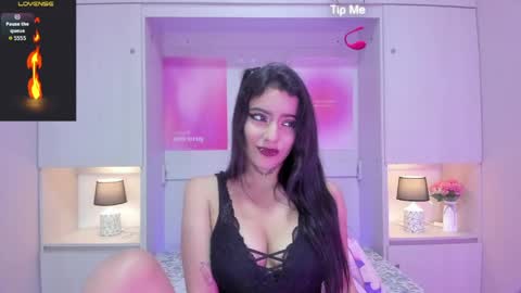 Snapshot of miaturnerr_ chatting on 04.28.26 miaturnerr_ online show from 04.28.26