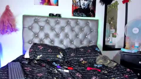 Snapshot of miautena chatting on 01.17.25 Mariana online show from 01.17.25