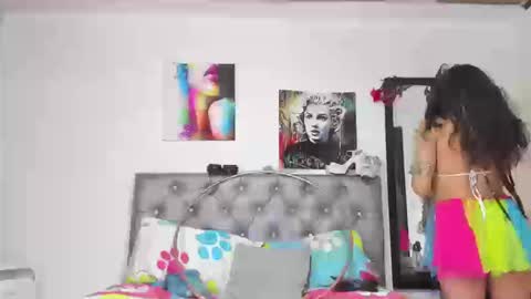Snapshot of miautena chatting on 09.12.25 Mariana online show from 09.12.25