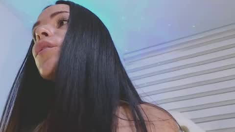 Mia online show from 02.18.25