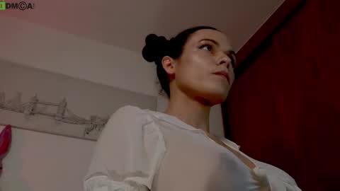 Mia online show from 10.12.25