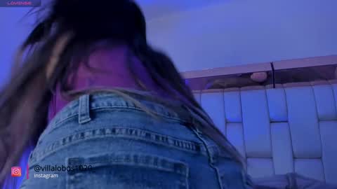 Mia Villalobos online show from 12.18.24