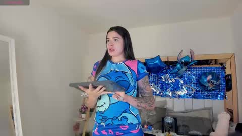Mia Villalobos online show from 02.10.25