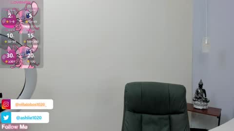 Mia Villalobos online show from 10.14.25