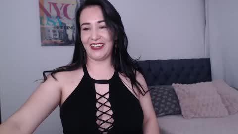 Snapshot of miawilson_1 chatting on 05.09.26 Mia Wilson online show from 05.09.26