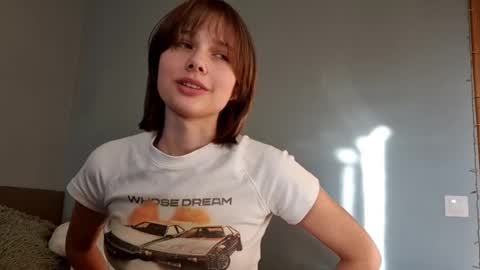 Snapshot of micasulejmanovski chatting on 09.24.25 Luna online show from 09.24.25