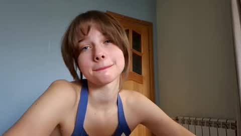 Snapshot of micasulejmanovski chatting on 09.28.25 Luna online show from 09.28.25