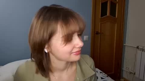 Snapshot of micasulejmanovski chatting on 10.22.25 Luna online show from 10.22.25