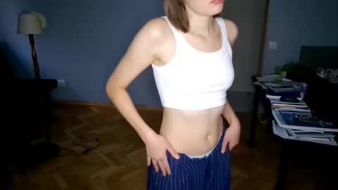 Snapshot of micasulejmanovski chatting on 10.23.25 Luna online show from 10.23.25
