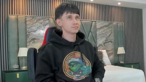 Michael online show from 10.12.25