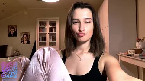 Emily online show from 11.11.25