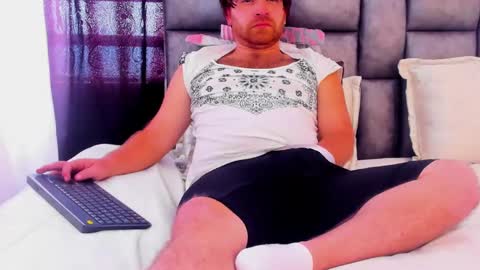 Snapshot of michaelhawtin chatting on 02.02.25 Michael  Contenido explcito online show from 02.02.25