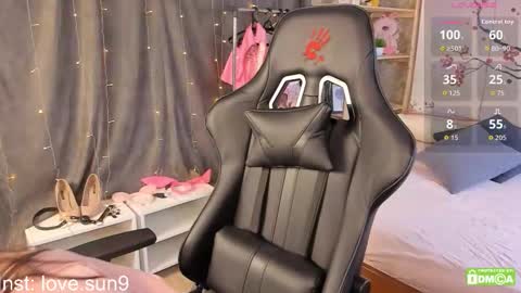 Snapshot of michel_momsen chatting on 10.19.25 Michel online show from 10.19.25