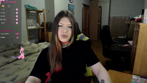 Snapshot of micheledoll chatting on 12.06.24 MicheleDoll online show from 12.06.24