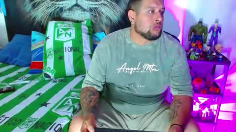 Snapshot of michell_myers chatting on 12.16.25 michell_myers online show from 12.16.25