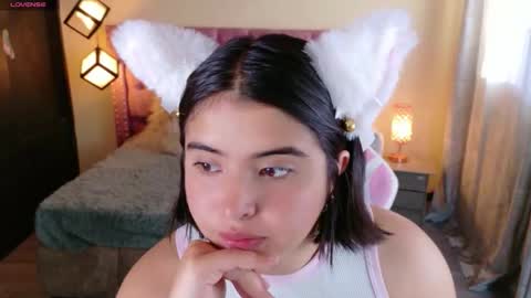 michell_petty01 online show from 10.23.25