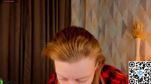 Snapshot of michelle_blond chatting on 05.24.26 michelle_blond online show from 05.24.26