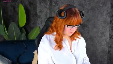 Snapshot of michelle_wilsson chatting on 10.16.25 Michelle online show from 10.16.25