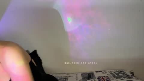 Snapshot of michellepetitte chatting on 10.09.25 michellepetitte online show from 10.09.25