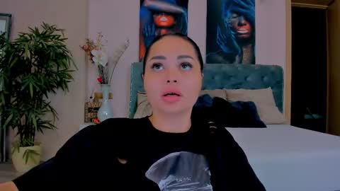 michellereys online show from 09.28.25