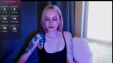 Snapshot of michellevelour chatting on 06.10.26 Michelle online show from 06.10.26