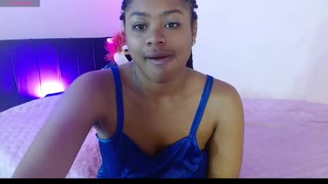 michellmoon1 online show from 10.19.25