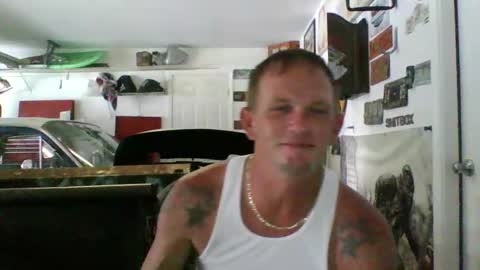 Snapshot of mickey85knoxx chatting on 09.26.25 mickey85knoxx online show from 09.26.25