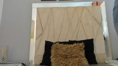 Snapshot of mickey_beasley chatting on 10.27.25 mickey online show from 10.27.25