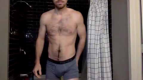 Snapshot of mickey_mic chatting on 10.22.25 mickey_mic online show from 10.22.25