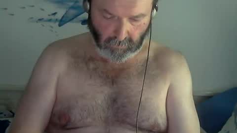 Snapshot of midhir chatting on 01.30.25 kike online show from 01.30.25