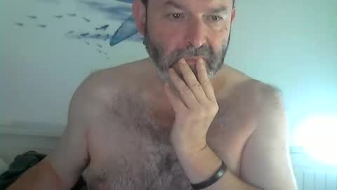 Snapshot of midhir chatting on 09.28.25 kike online show from 09.28.25