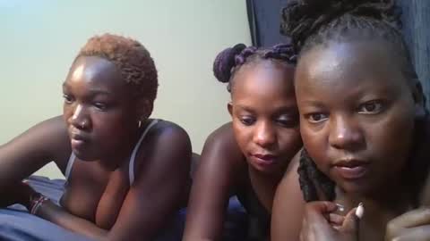 midnight_curves online show from 04.11.26