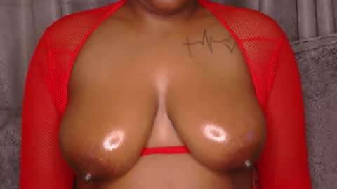 Snapshot of midnight_goddess chatting on 02.14.26 Kelly online show from 02.14.26