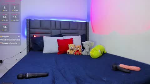Snapshot of midnight_vk chatting on 12.13.24 VanyaKlaus online show from 12.13.24