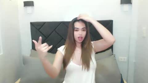 Snapshot of midnightbunny_ chatting on 12.22.24 Bunny 3 online show from 12.22.24