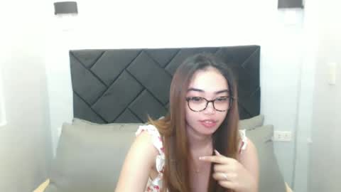 Snapshot of midnightbunny_ chatting on 12.23.24 Bunny 3 online show from 12.23.24