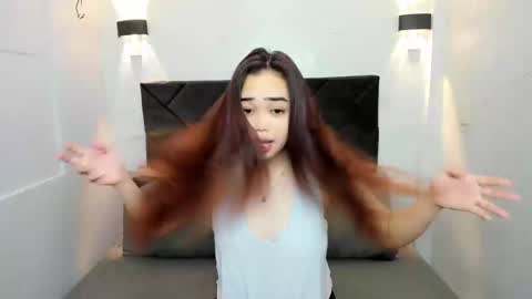 Snapshot of midnightbunny_ chatting on 03.05.25 Bunny 3 online show from 03.05.25