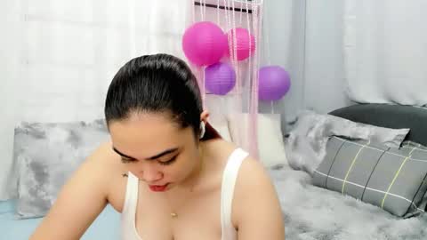 Snapshot of midnightbunny_ chatting on 10.08.25 Bunny 3 online show from 10.08.25