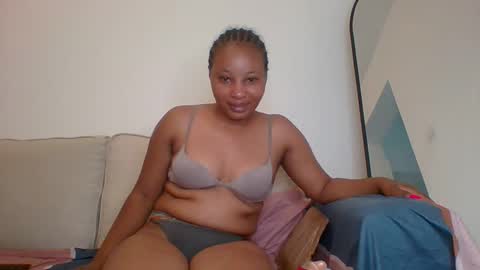 Snapshot of midnightcharm1 chatting on 11.29.25 midnightcharm1 online show from 11.29.25