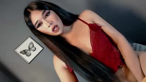 Snapshot of midnightdesire28 chatting on 06.18.26 Call me Yhana online show from 06.18.26