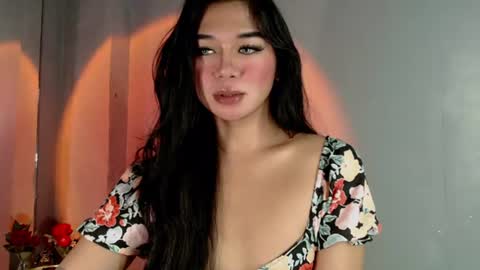 Snapshot of midnightdesire28 chatting on 06.22.26 Call me Yhana online show from 06.22.26