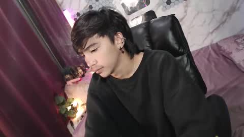Snapshot of midnightkiller_ chatting on 04.24.26 Kitty online show from 04.24.26