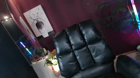 Snapshot of midnightkiller_ chatting on 05.17.26 Kitty online show from 05.17.26