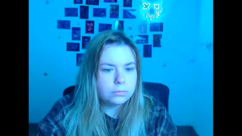 Snapshot of midnightmariana chatting on 04.27.26 Mariana online show from 04.27.26